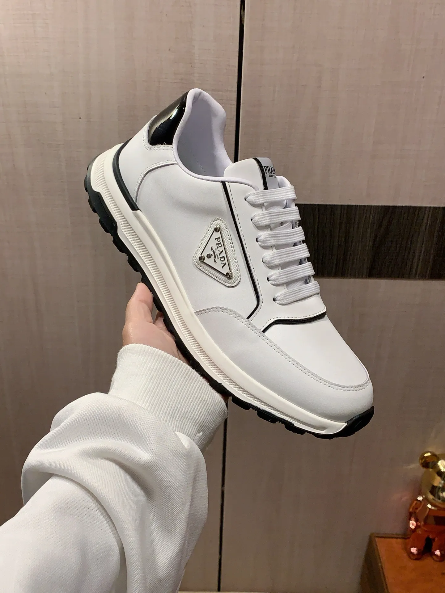Men's Men's Shoes💰420💰💰🎩🎩[Lightning][Lightning] "PRADA*" The latest and most popular casual shoes, top brand [seduce] luxury~purchase, top~quality. [Strong] The upper is made of imported breathable cowhide with material ➕ breathable sheepskin feet (•) and fine workmanship. The original stylish and stylish soft rubber wear-resistant and non-slip outsole is light and comfortable on the feet. The real thing looks better when photographed. 122: code: 38-44, 2️⃣ colors selected